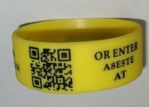 braccialetti in silicone personaliizzati con QR code
