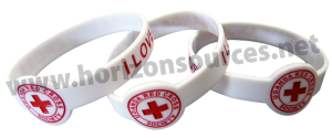 Lezione-di-comunicazione-colla-Croce-Rossa-braccialetti-silicone