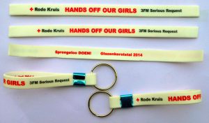 I-braccialetti-silicone-HANDS-OFF-OUR-GIRLS-raccogliamo-dei-fondi (3)