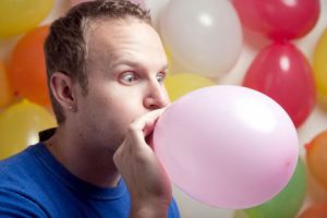 Sapere-tutto-sulla-gonfiatura-dei-palloncini-alle-elio-4