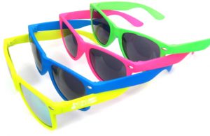 Gli-occhiali-da-sole-promozionali- hit-summer-goodies-2015-4